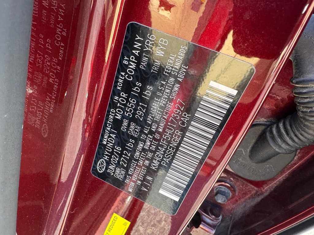 Genesis G80 Vehicle Full-screen Gallery Image 26