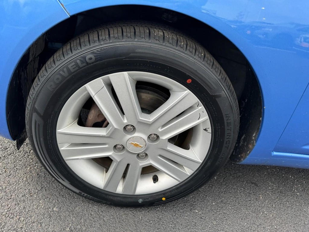 Chevrolet Spark Vehicle Full-screen Gallery Image 08