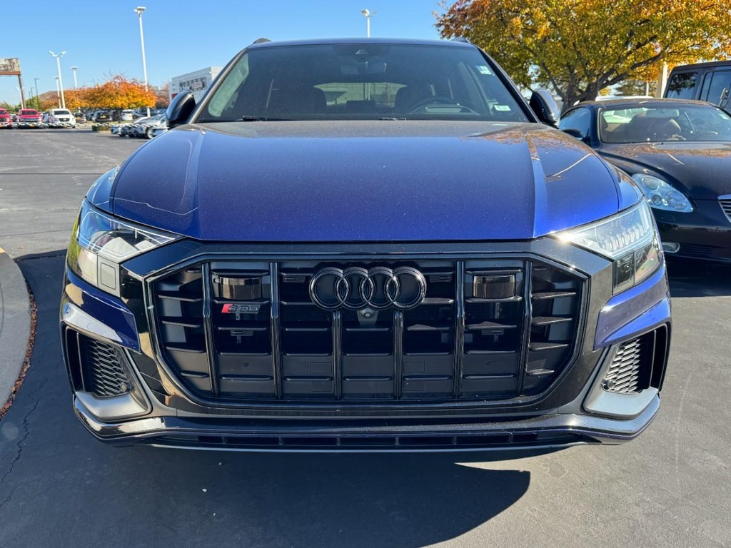 Audi SQ8 Vehicle Full-screen Gallery Image 07