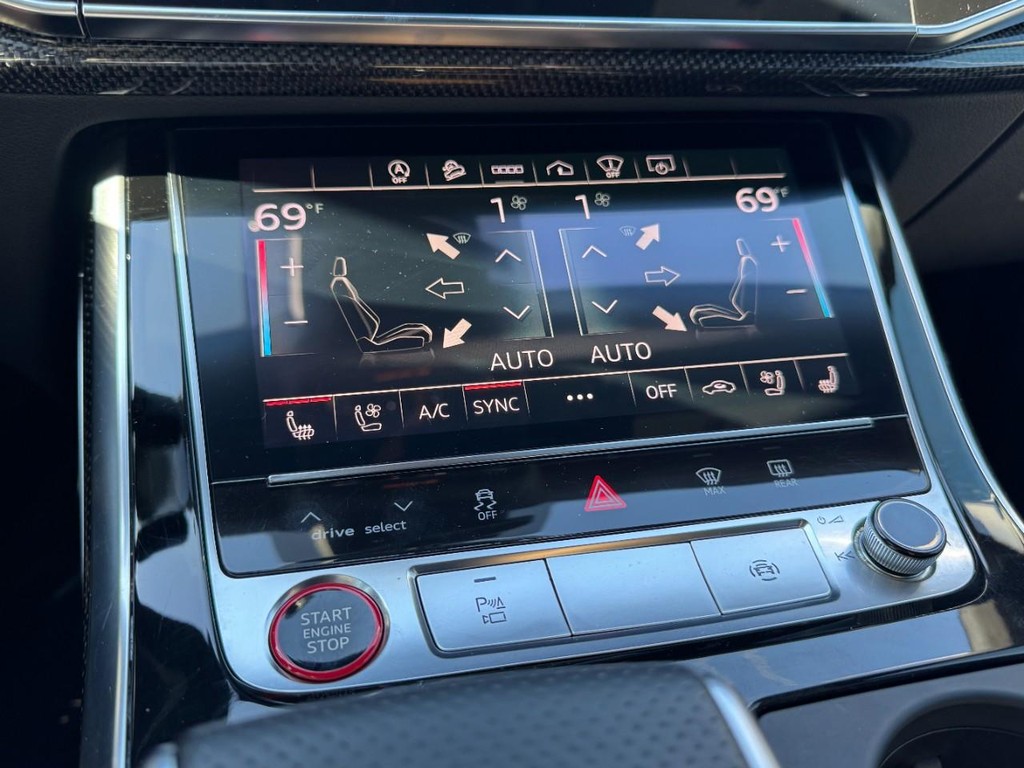 Audi SQ8 Vehicle Full-screen Gallery Image 18