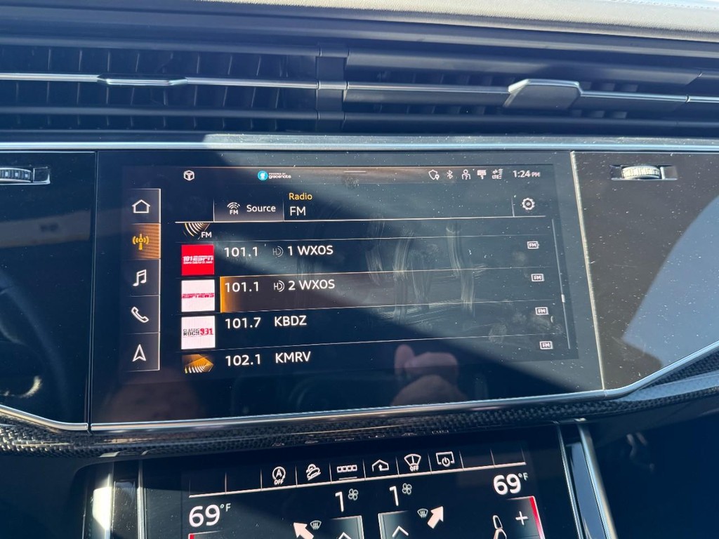 Audi SQ8 Vehicle Full-screen Gallery Image 19