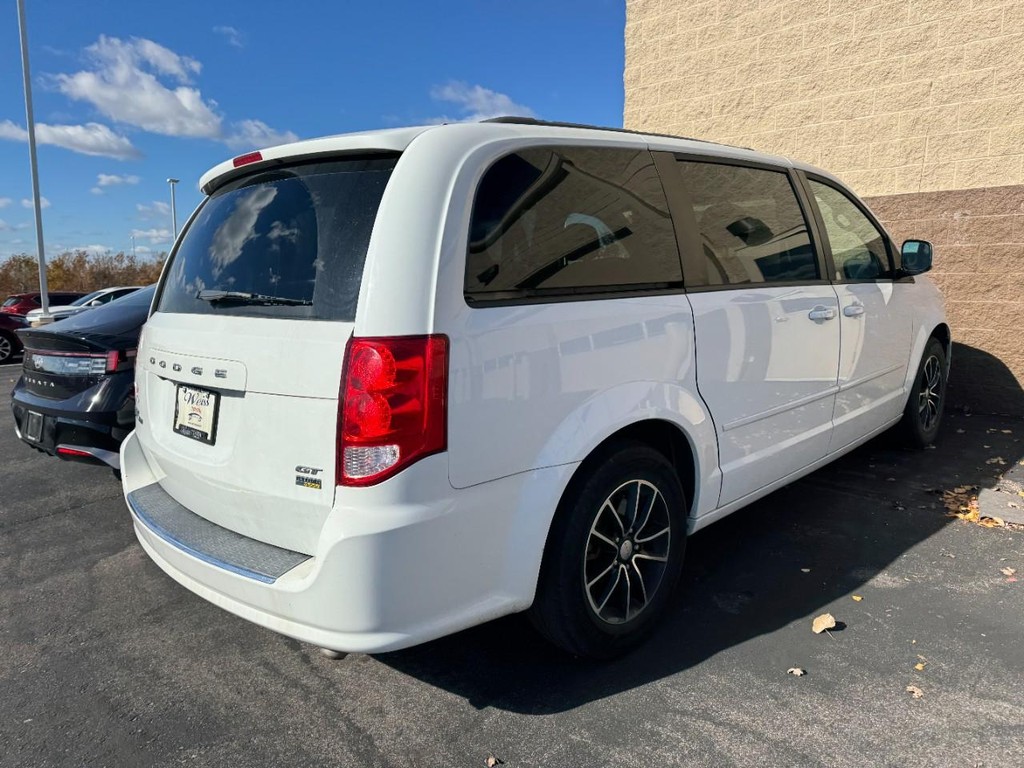Dodge Grand Caravan Vehicle Full-screen Gallery Image 02