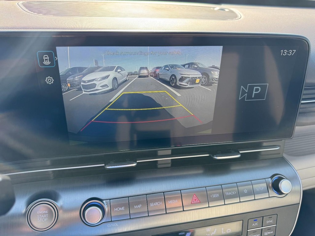 Hyundai Kona Vehicle Full-screen Gallery Image 20