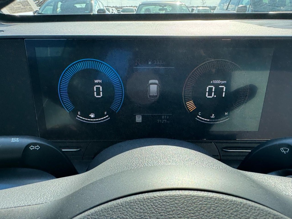 Hyundai Kona Vehicle Full-screen Gallery Image 22