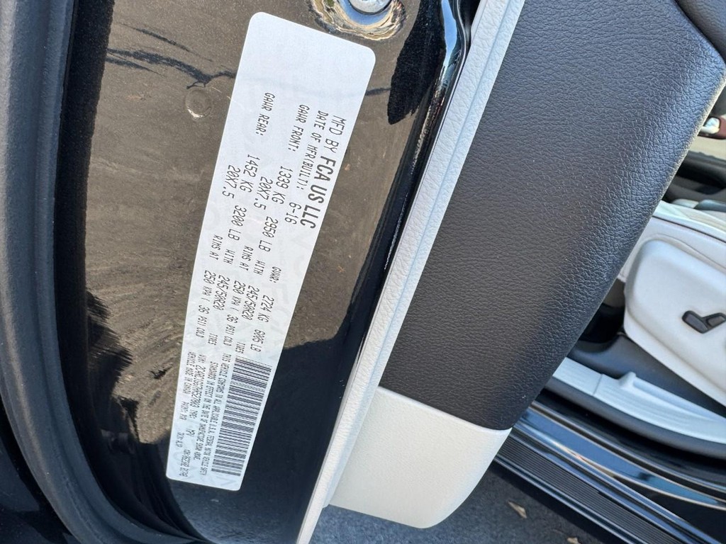 Chrysler Pacifica Vehicle Full-screen Gallery Image 27