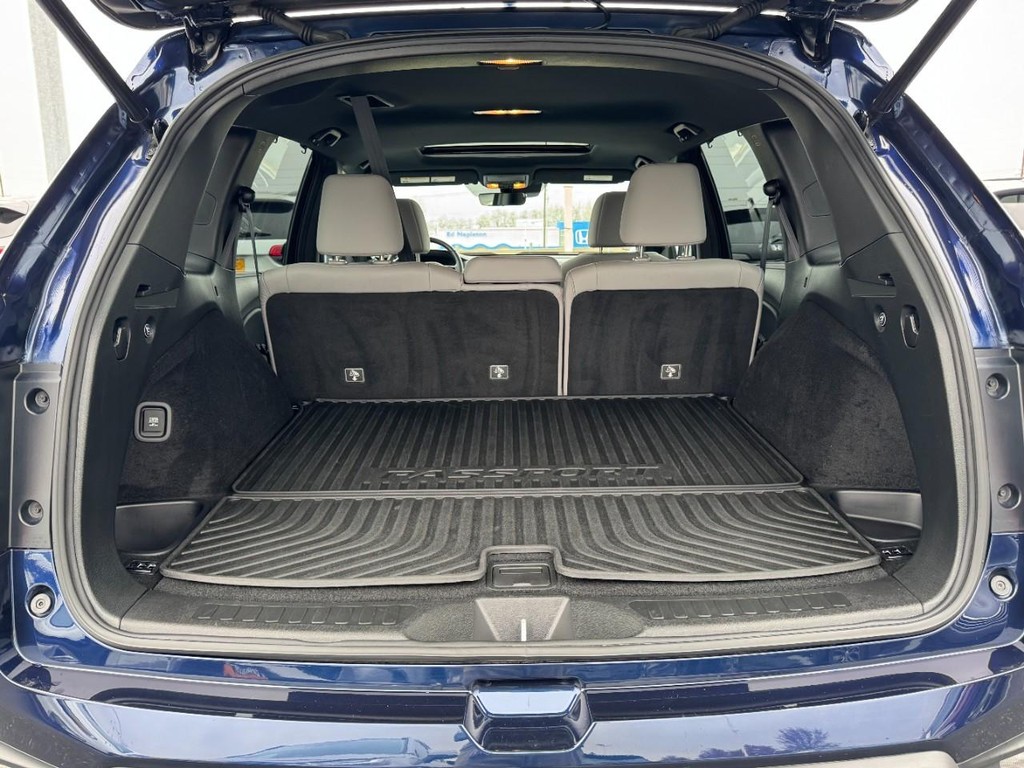 Honda Passport Vehicle Full-screen Gallery Image 06
