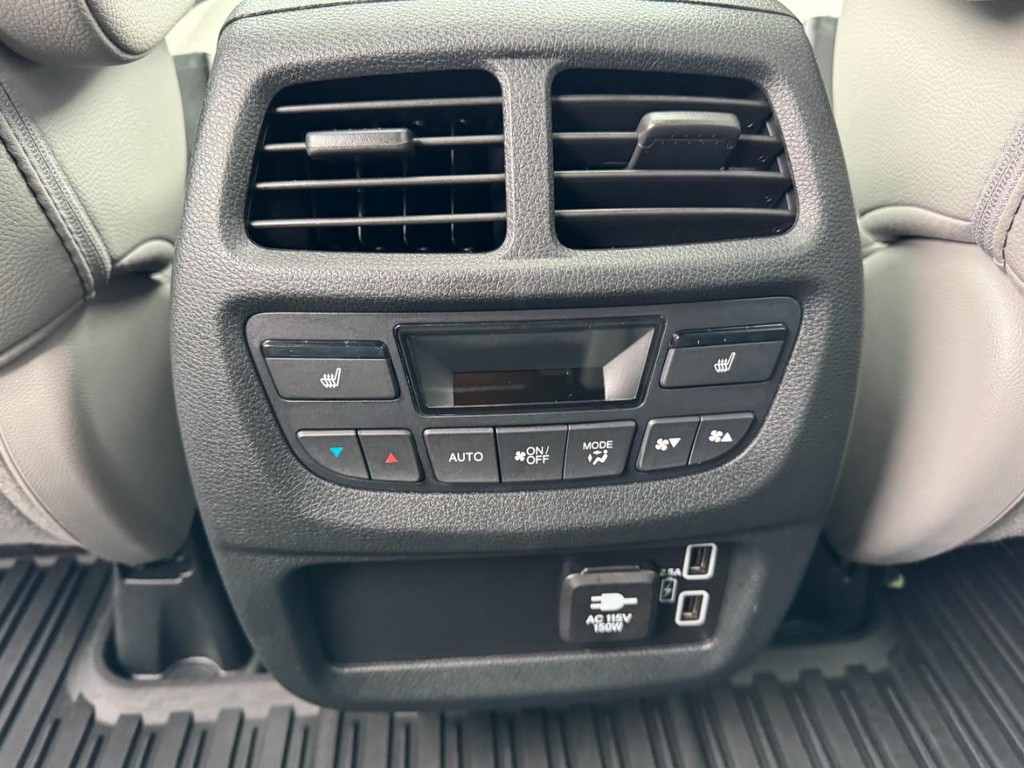 Honda Passport Vehicle Full-screen Gallery Image 12