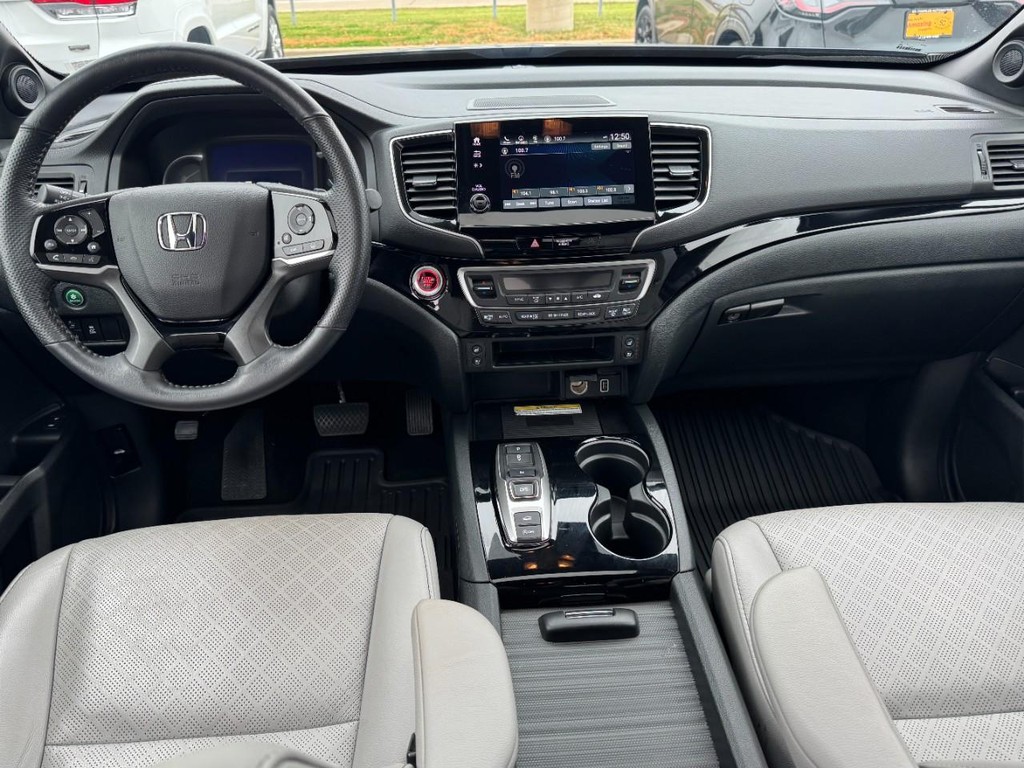 Honda Passport Vehicle Full-screen Gallery Image 13