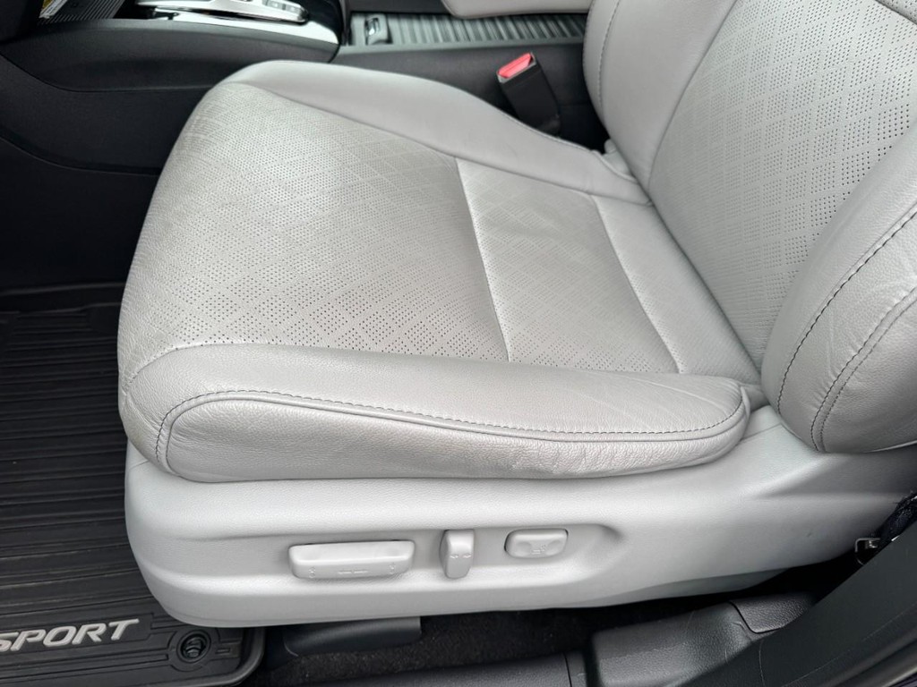 Honda Passport Vehicle Full-screen Gallery Image 16