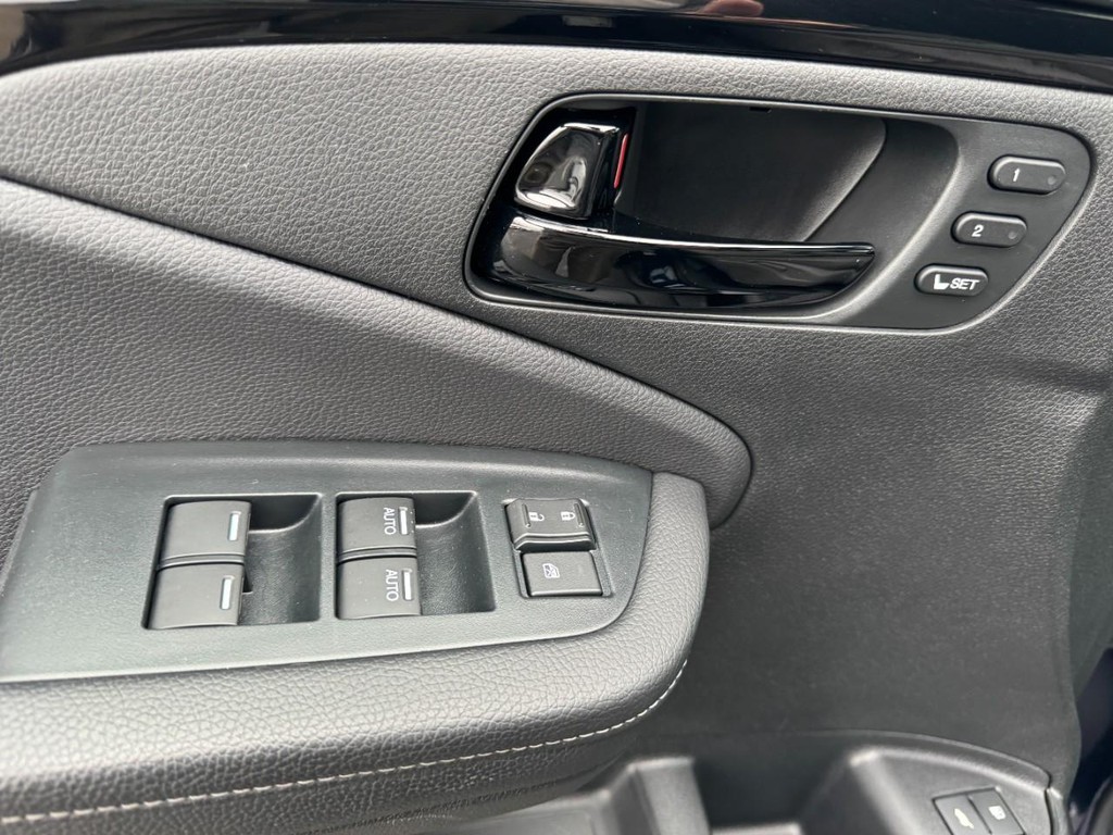 Honda Passport Vehicle Full-screen Gallery Image 17