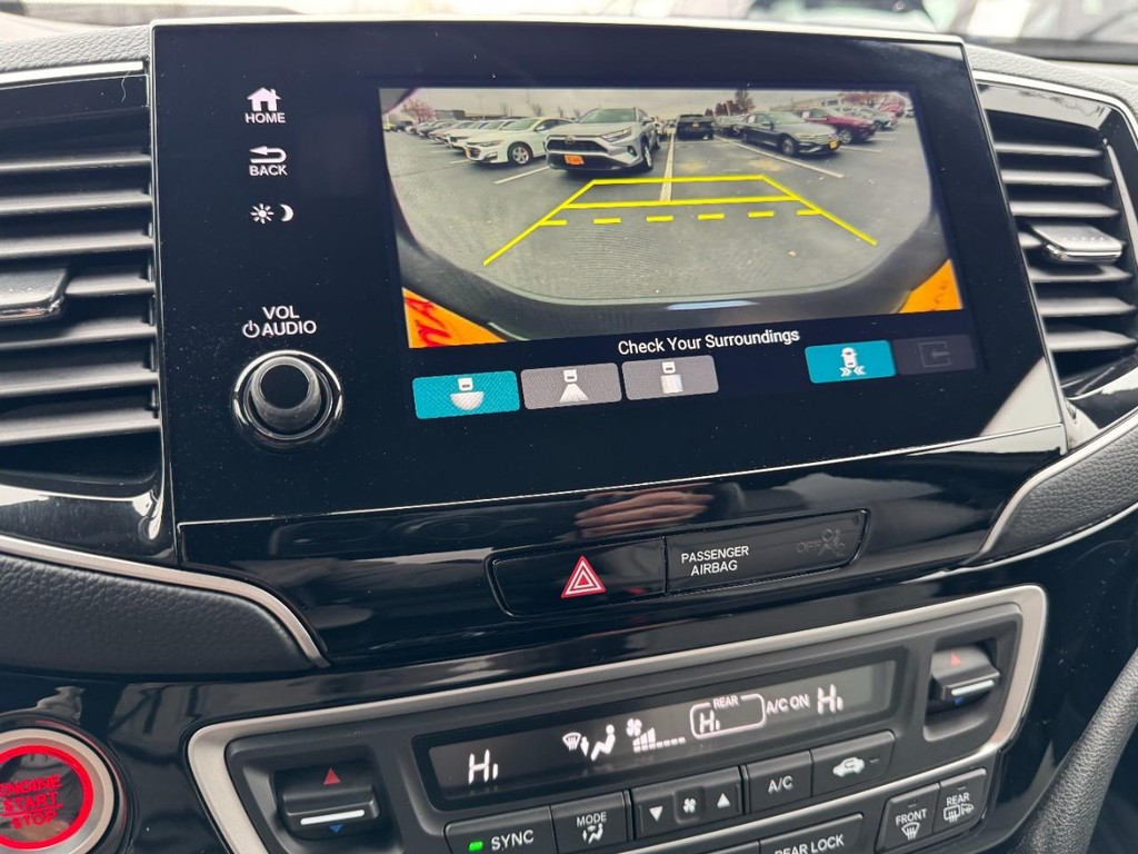 Honda Passport Vehicle Full-screen Gallery Image 23