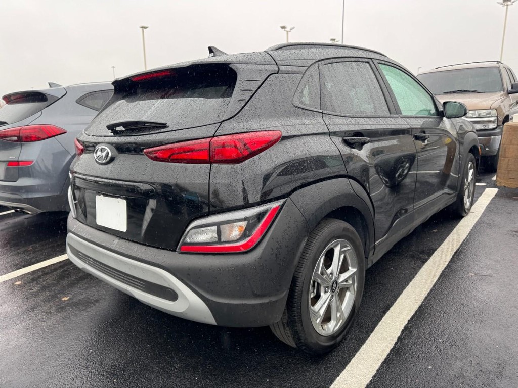 Hyundai Kona Vehicle Full-screen Gallery Image 02