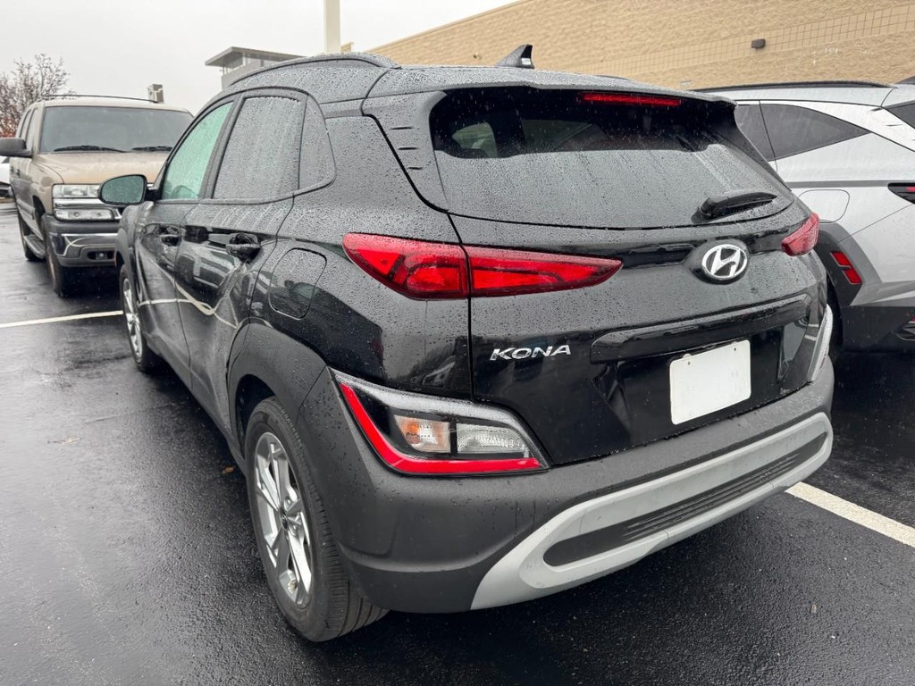 Hyundai Kona Vehicle Full-screen Gallery Image 04