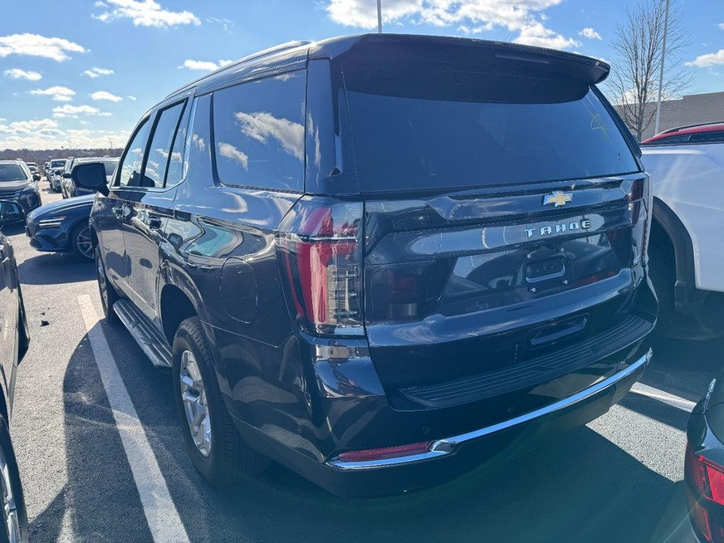 Chevrolet Tahoe Vehicle Full-screen Gallery Image 03