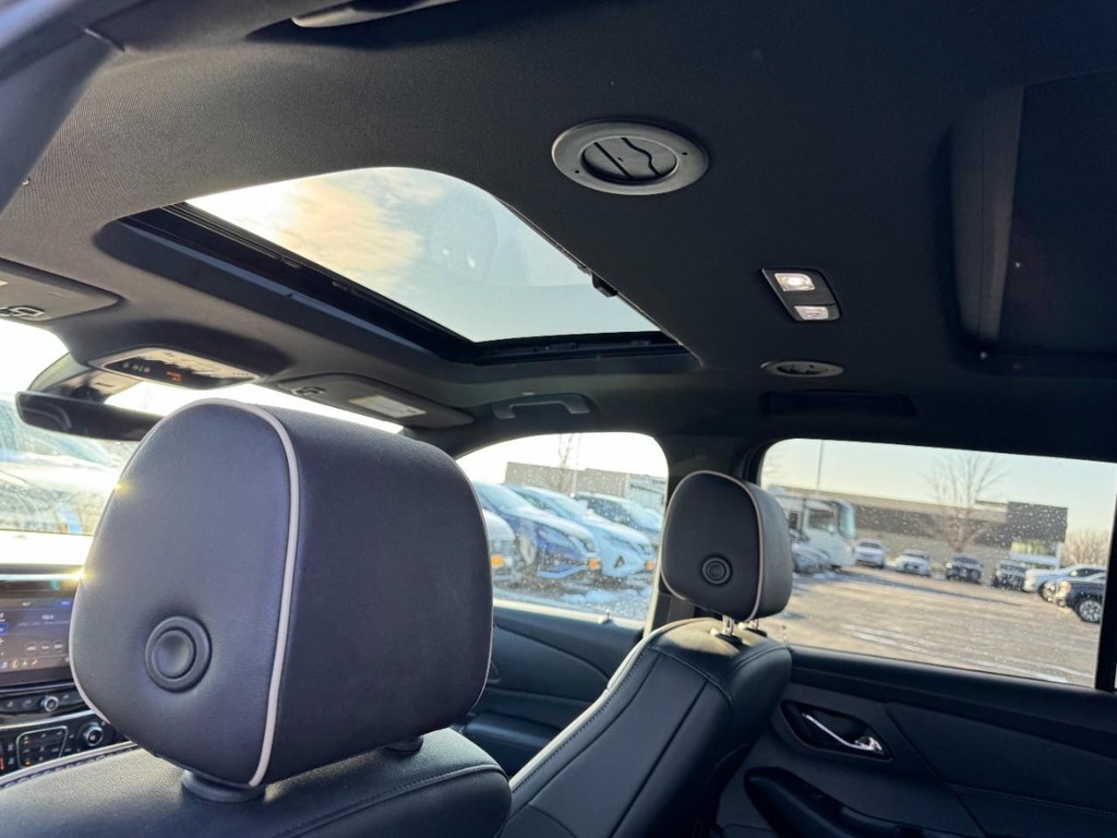 Chevrolet Traverse Vehicle Full-screen Gallery Image 11