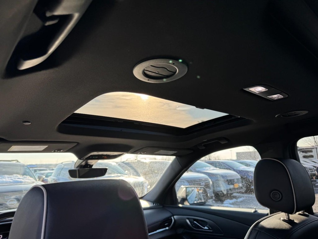 Chevrolet Traverse Vehicle Full-screen Gallery Image 13