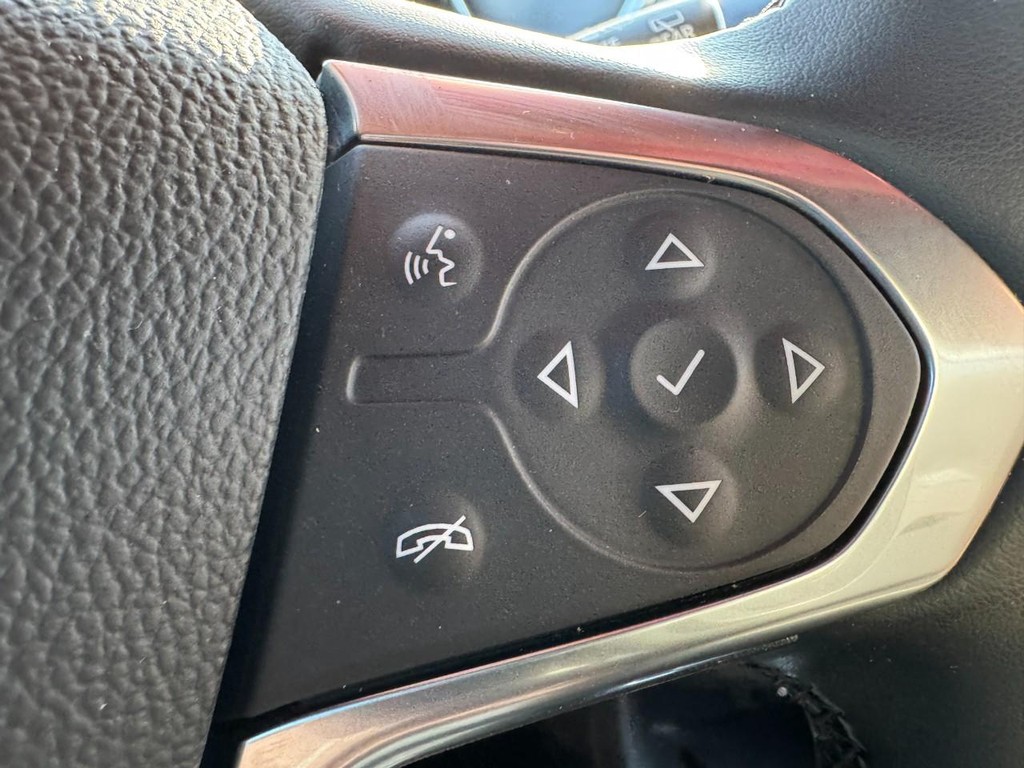 Chevrolet Traverse Vehicle Full-screen Gallery Image 21