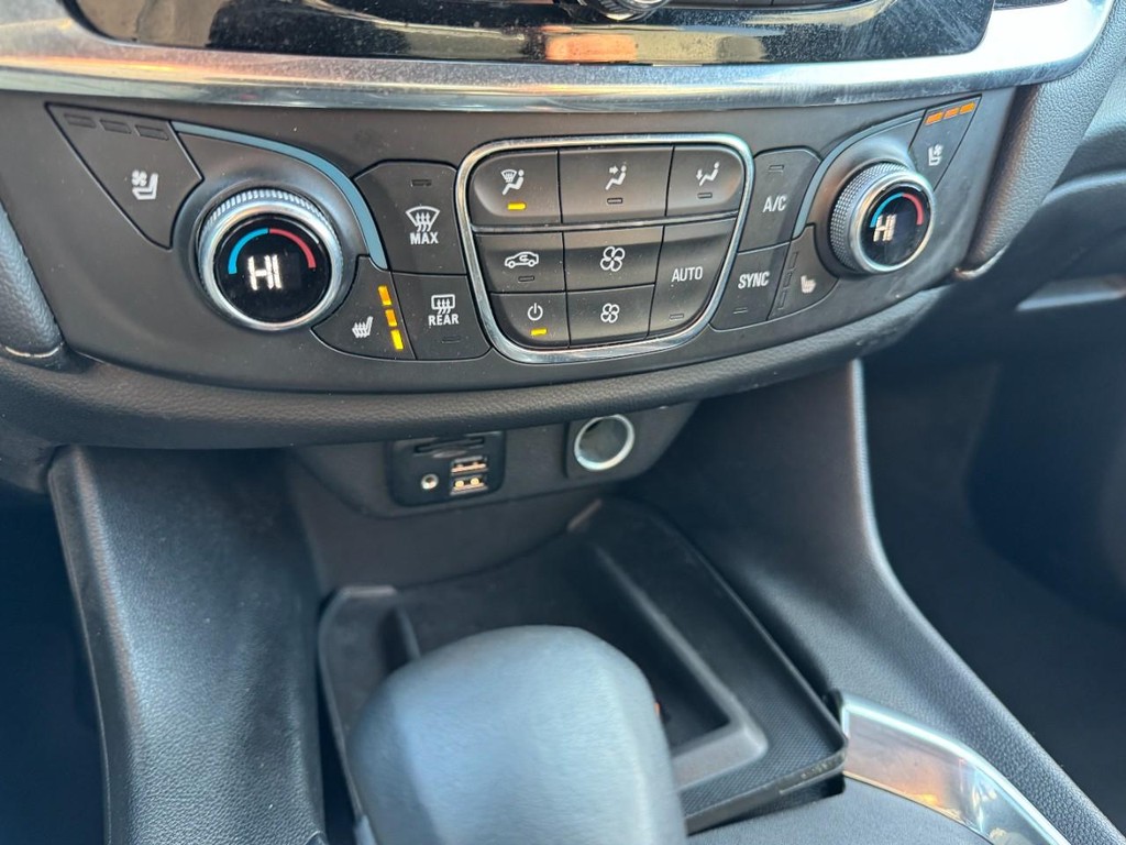 Chevrolet Traverse Vehicle Full-screen Gallery Image 22