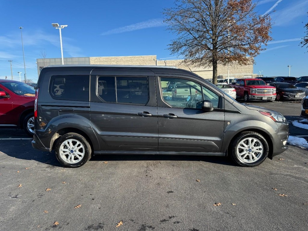 Ford Transit Connect Wagon Vehicle Full-screen Gallery Image 02