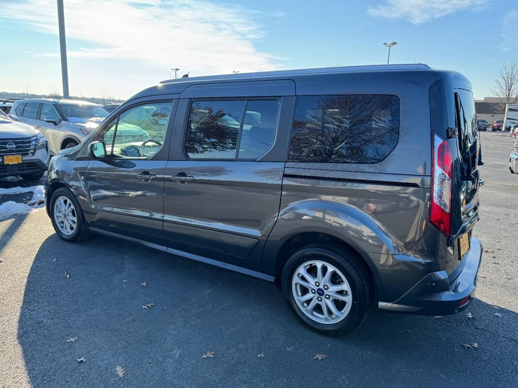 Ford Transit Connect Wagon Vehicle Full-screen Gallery Image 05