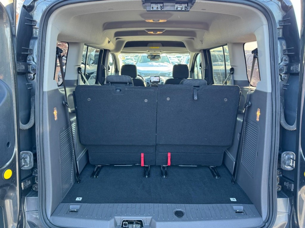 Ford Transit Connect Wagon Vehicle Full-screen Gallery Image 06