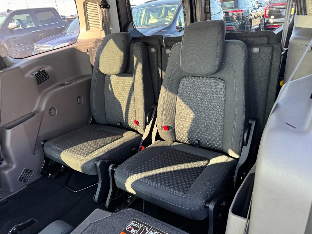 Ford Transit Connect Wagon Vehicle Full-screen Gallery Image 10