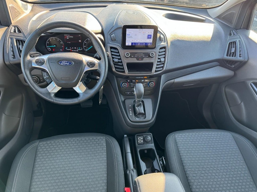 Ford Transit Connect Wagon Vehicle Full-screen Gallery Image 11