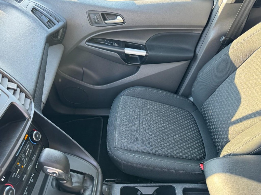 Ford Transit Connect Wagon Vehicle Full-screen Gallery Image 13