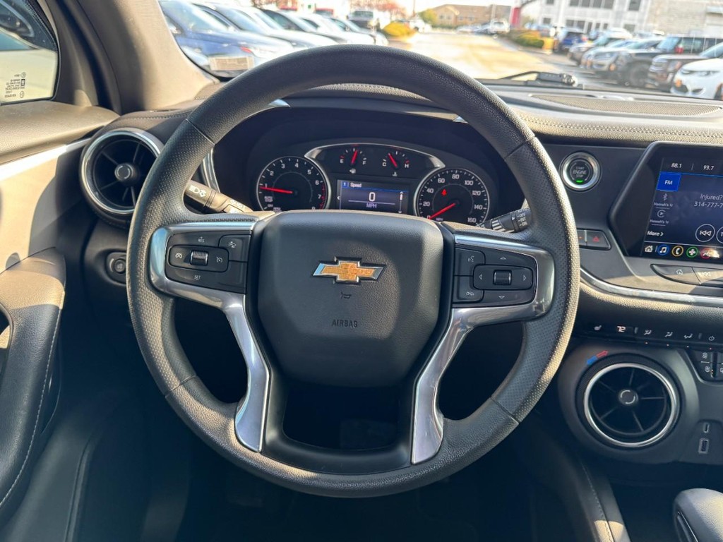 Chevrolet Blazer Vehicle Full-screen Gallery Image 12