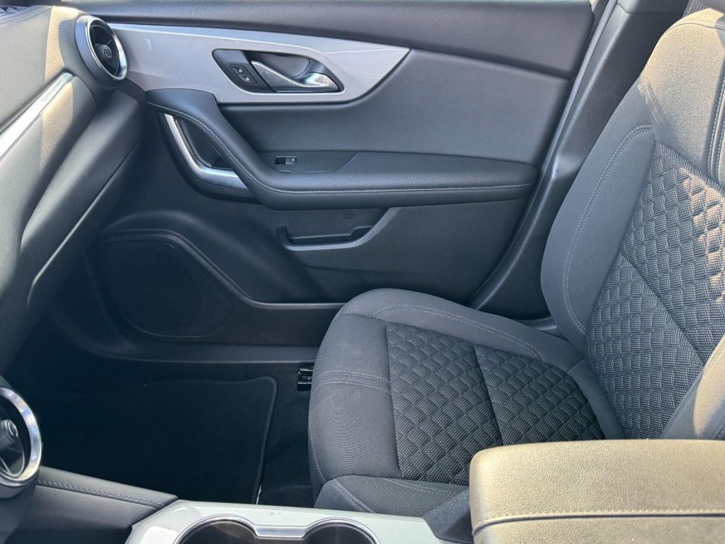 Chevrolet Blazer Vehicle Full-screen Gallery Image 13