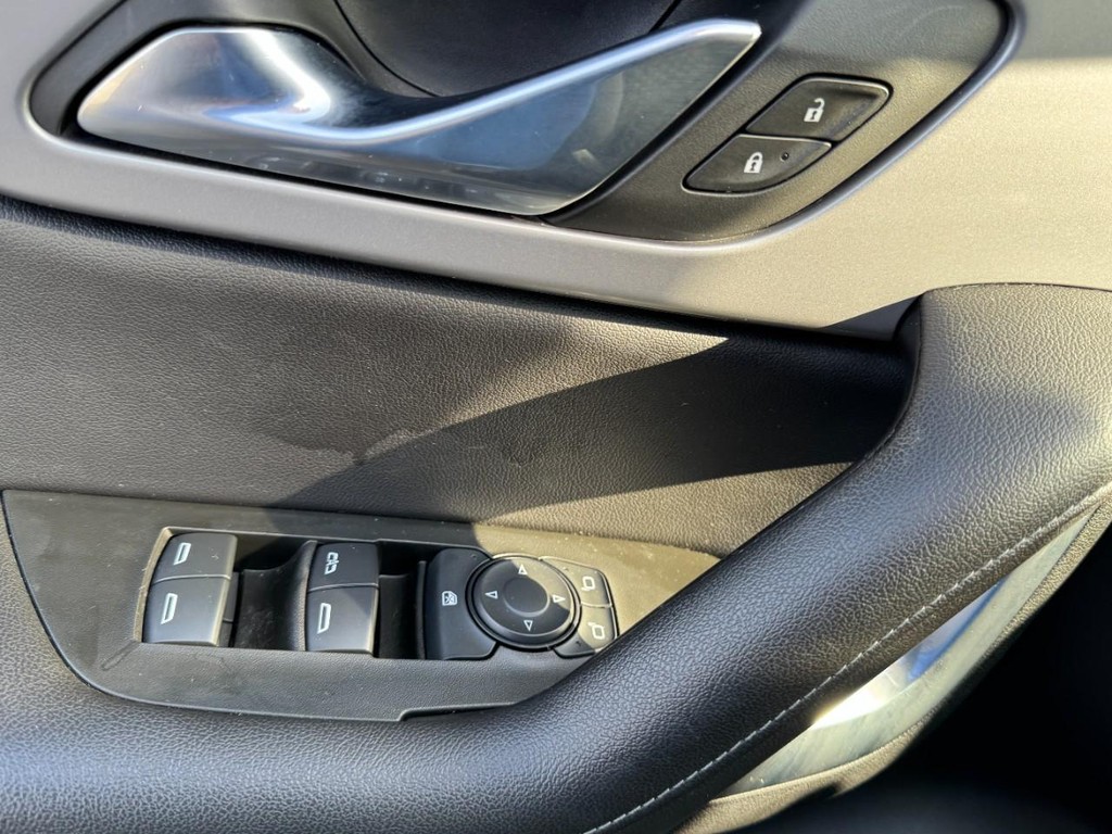 Chevrolet Blazer Vehicle Full-screen Gallery Image 15