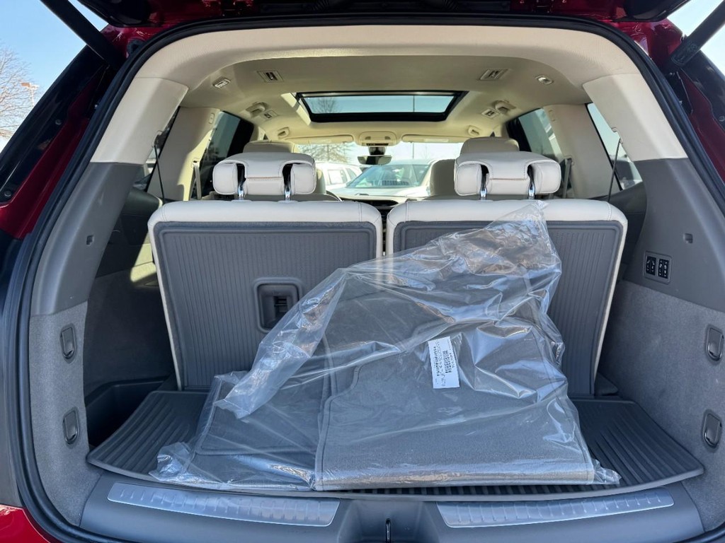 Cadillac XT6 Vehicle Full-screen Gallery Image 06