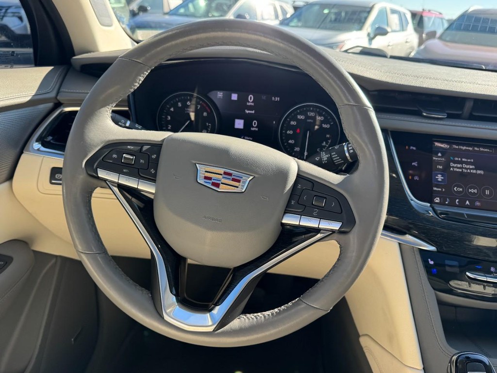 Cadillac XT6 Vehicle Full-screen Gallery Image 14