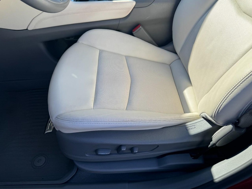 Cadillac XT6 Vehicle Full-screen Gallery Image 16