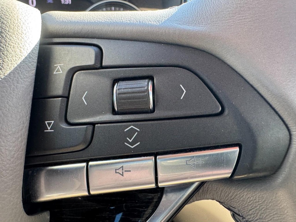 Cadillac XT6 Vehicle Full-screen Gallery Image 19