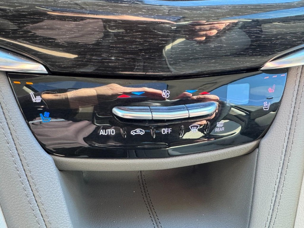 Cadillac XT6 Vehicle Full-screen Gallery Image 20