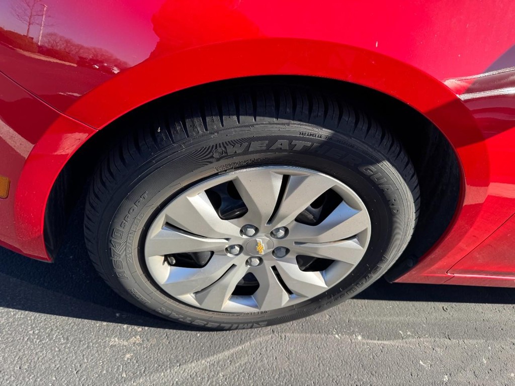 Chevrolet Cruze Vehicle Full-screen Gallery Image 04