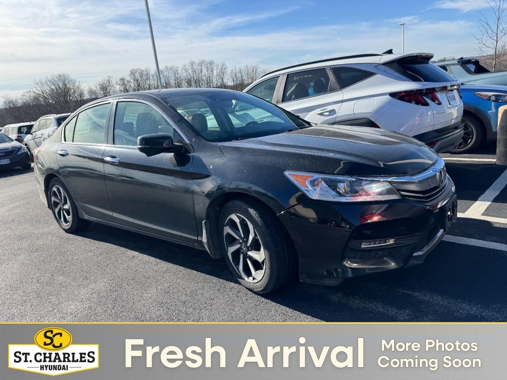 Honda Accord Sedan Vehicle Full-screen Gallery Image 01