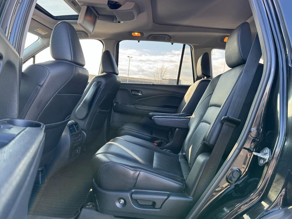 Honda Pilot Vehicle Full-screen Gallery Image 10