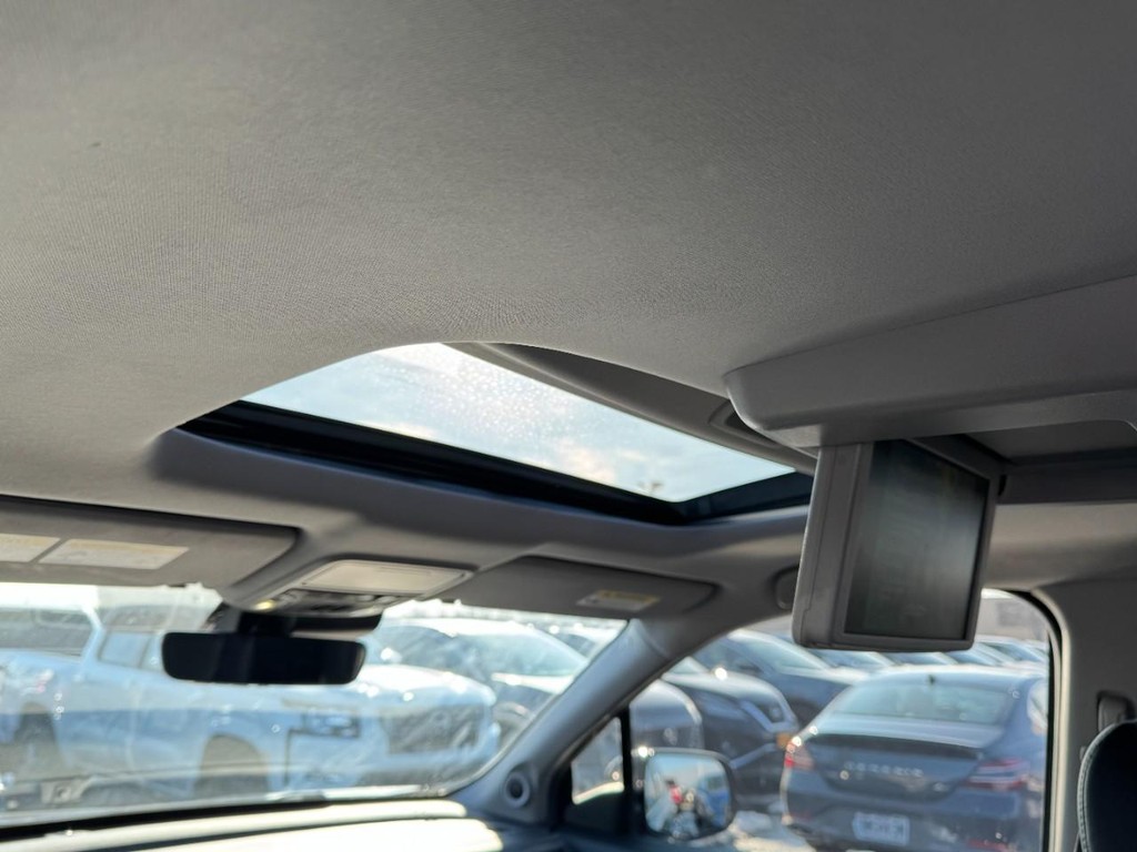 Honda Pilot Vehicle Full-screen Gallery Image 12