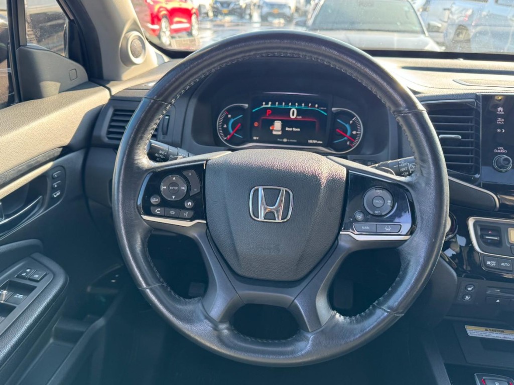 Honda Pilot Vehicle Full-screen Gallery Image 15