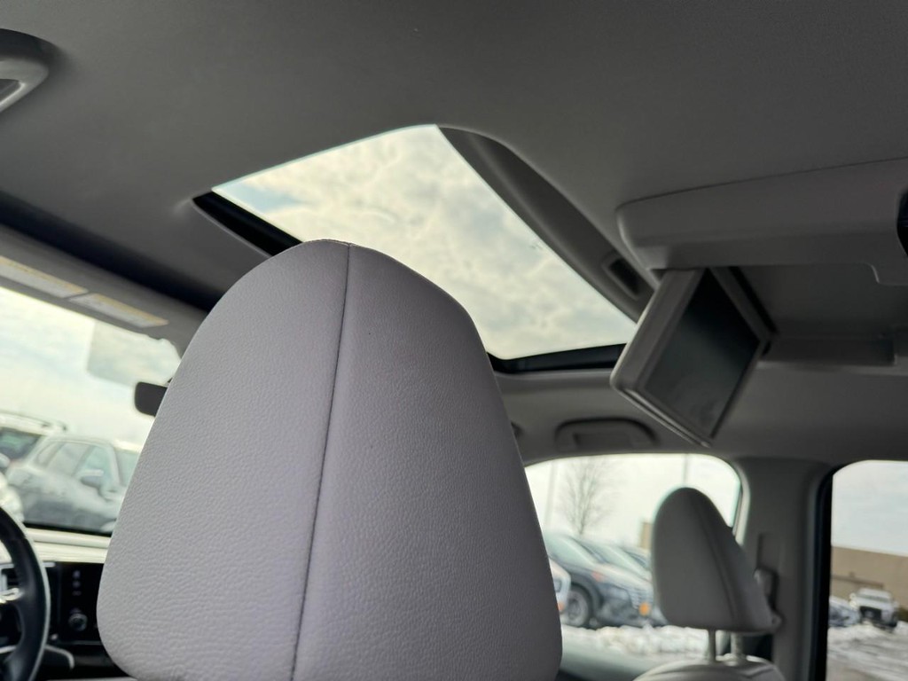 Honda Pilot Vehicle Full-screen Gallery Image 11