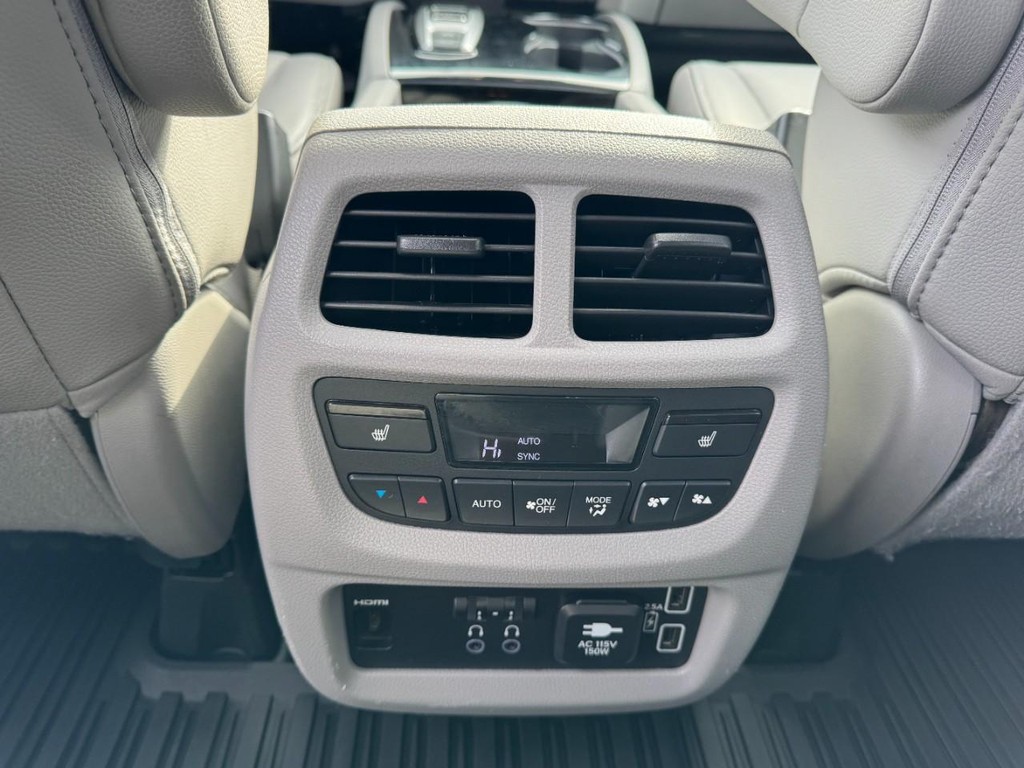 Honda Pilot Vehicle Full-screen Gallery Image 13