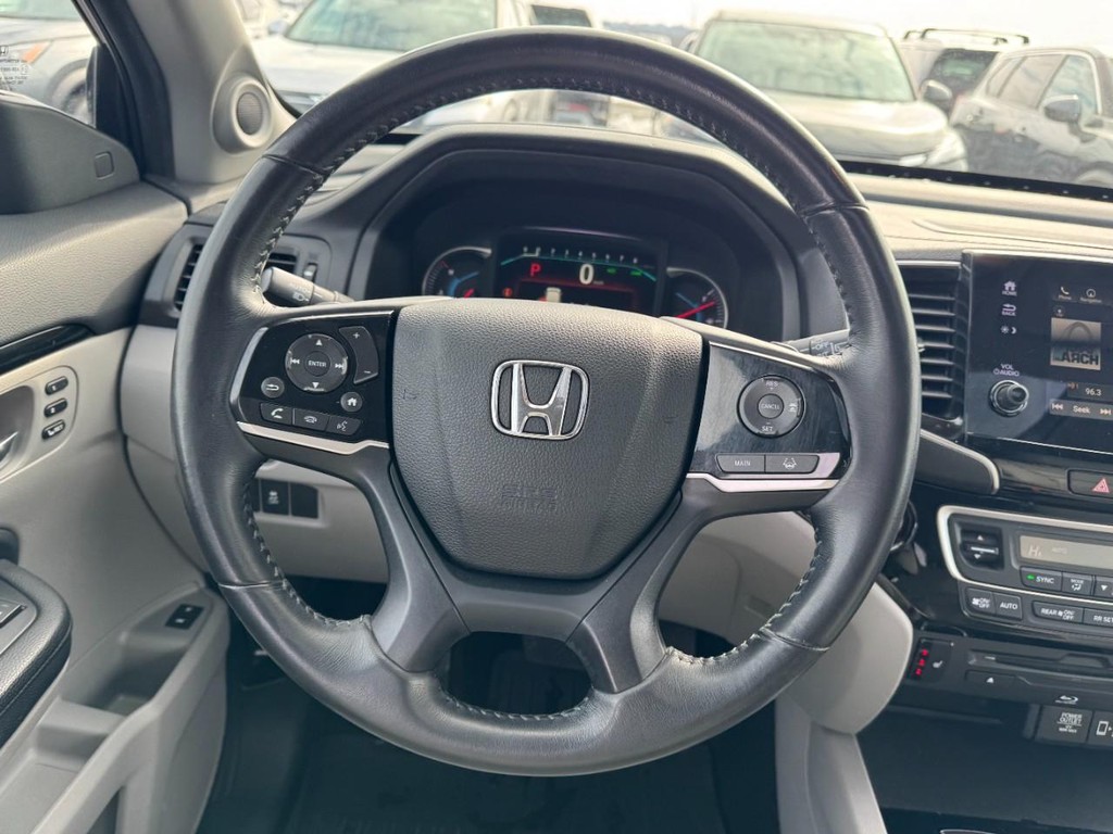 Honda Pilot Vehicle Full-screen Gallery Image 15