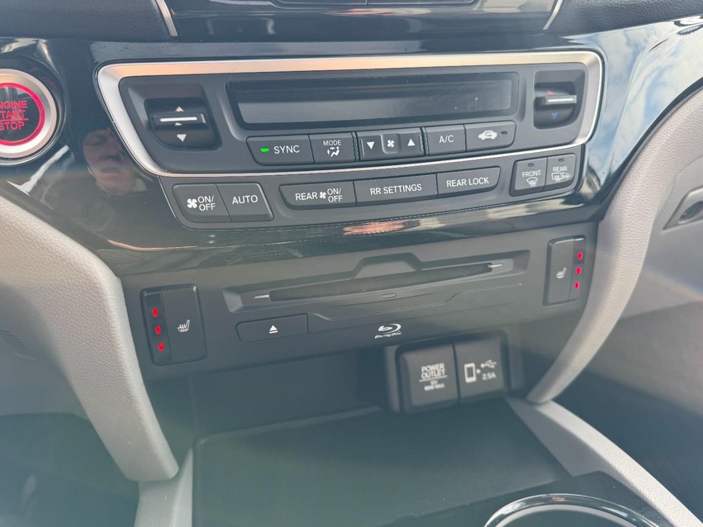 Honda Pilot Vehicle Full-screen Gallery Image 21