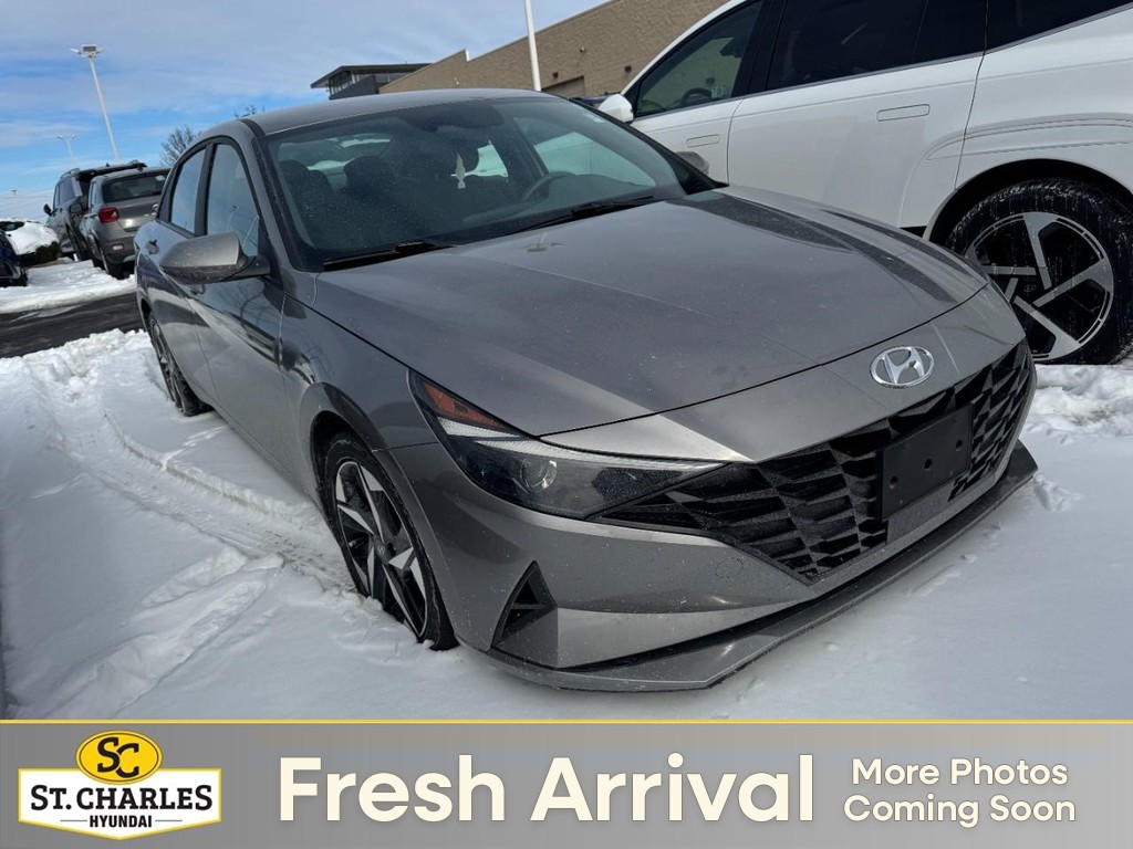 Hyundai Elantra Vehicle Full-screen Gallery Image 01