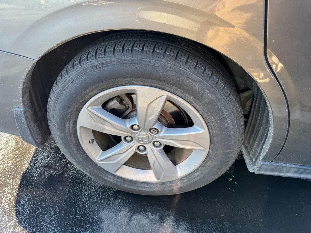 Honda Odyssey Vehicle Full-screen Gallery Image 04