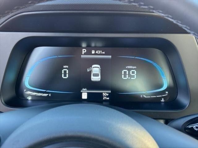 Hyundai Elantra Vehicle Full-screen Gallery Image 14
