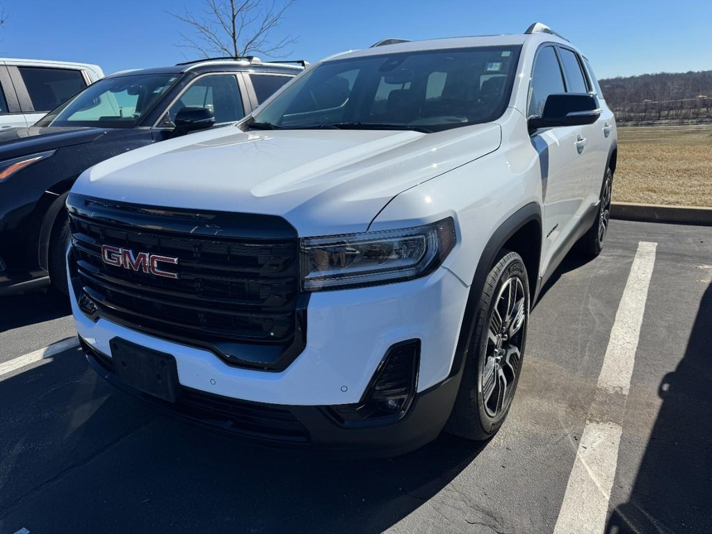 GMC Acadia Vehicle Full-screen Gallery Image 03