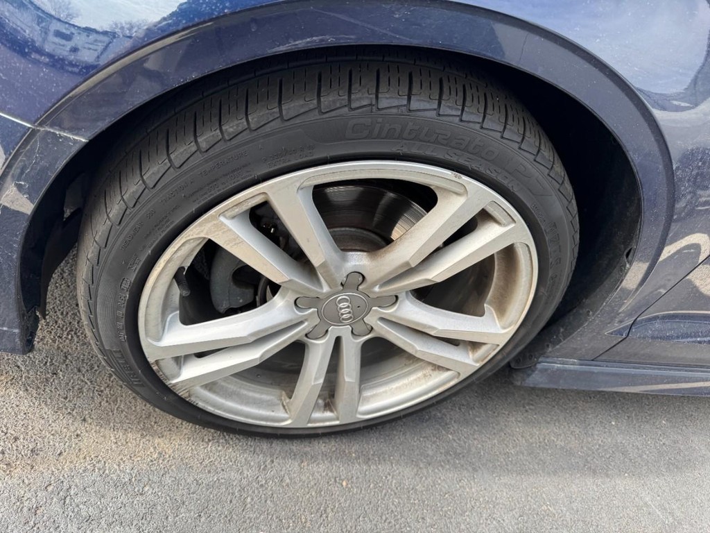 Audi A3 Cabriolet Vehicle Full-screen Gallery Image 03